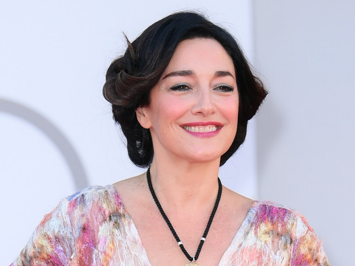 “Non ho potuto rifiutare un 23enne dopo una corte sfrenata. Con un altro ragazzo di 34 anni, invece ero coetanea con la mamma”: lo rivela Sara Ricci