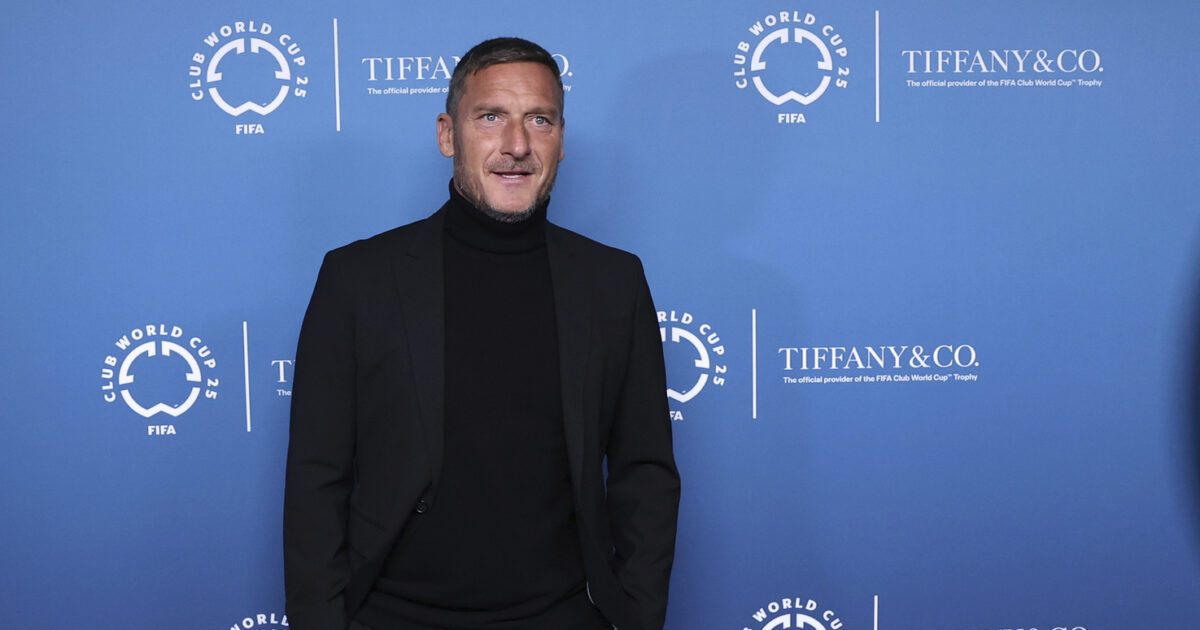 Totti replica alle polemiche sull’ospitata in Russia: “Promuovo lo sport. Ma se chiedono di rinunciare…”