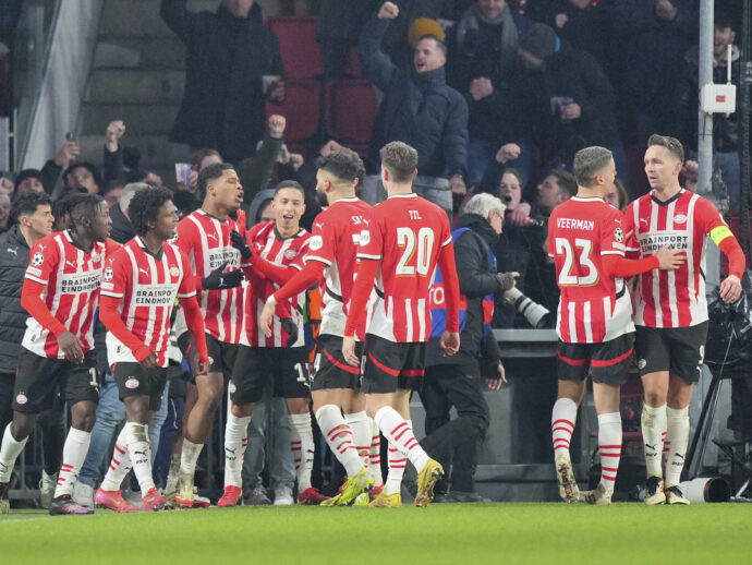 Lucas Pérez del Psv Eindhoven ha la tubercolosi: rischio di un focolaio nello spogliatoio