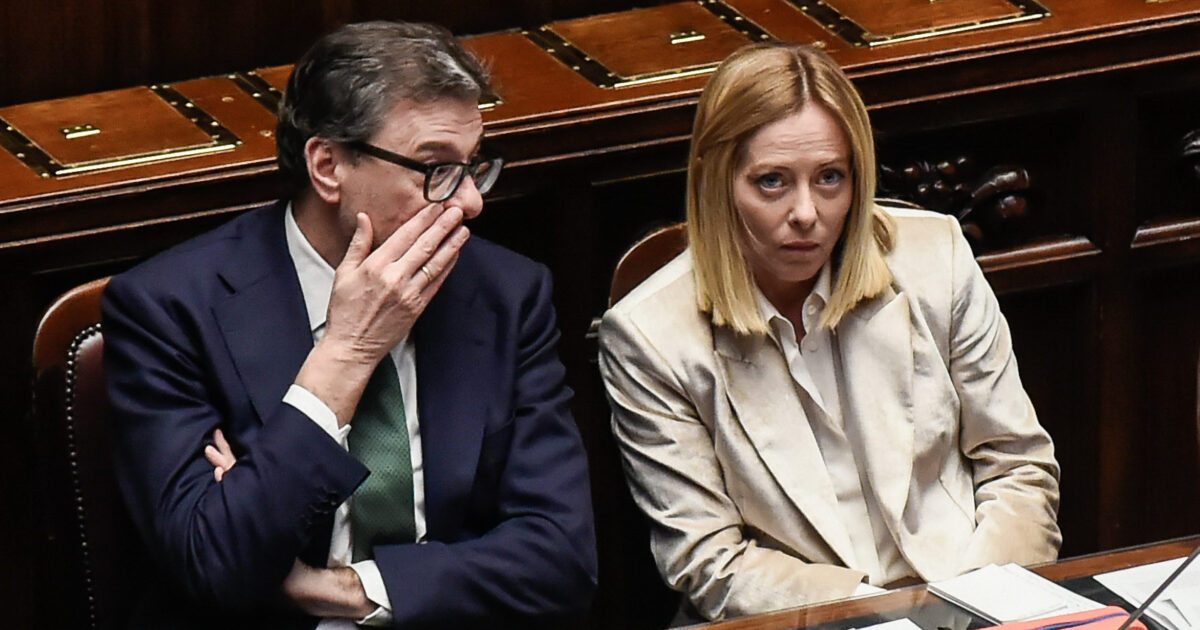 Acconti Irpef calcolati con le vecchie aliquote, la maggioranza cambia versione. Gusmeroli: “È un refuso”