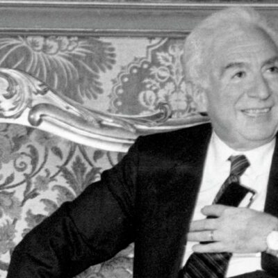 Copertina di Cossiga taoista e fioriera killer: il giallo ispirato da Montanelli