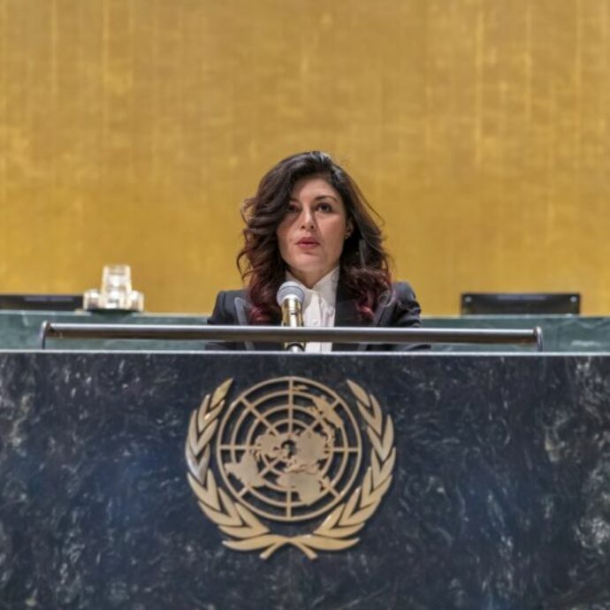 “Non è stato facile emergere nella musica in un mondo maschile. Siamo luce, brilliamo”: Giusy Ferreri fa un discorso all’ONU per i giovani di tutto il mondo