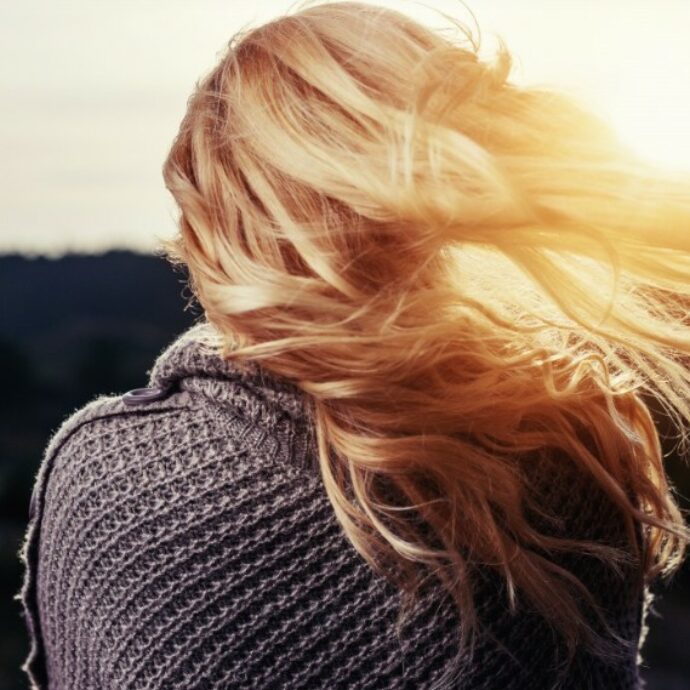 “Sto con il mio compagno da 25 anni e abbiamo quattro figli. Finalmente si è deciso a chiedermi di sposarlo ma dato che è diventato molto ricco, vuole farmi firmare un accordo pre matrimoniale”: lo sfogo virale