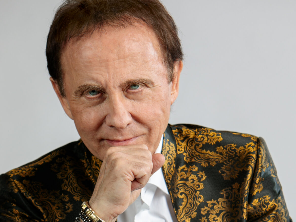 “Con i Pooh abbiamo cercato inediti e autori, ma nessuno andava bene”: Roby Facchinetti a 80 anni sforna l’opera-prog monumentale “Parsifal”