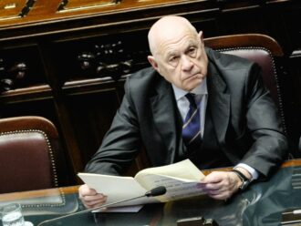 Addio abuso d’ufficio e limitazione alle intercettazioni: così il potere si garantisce l’impunità