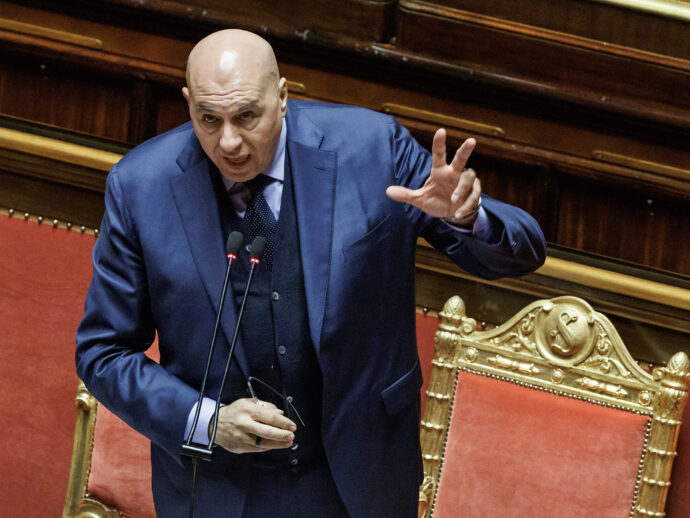 “In Russia i tuoi post sarebbero impossibili”. Botta e risposta tra Crosetto e il leghista Borghi