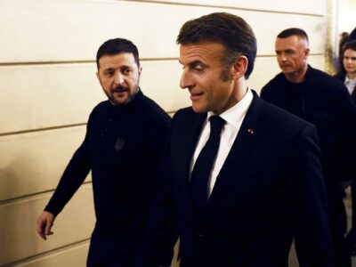 Copertina di Se non sono pazzi, allora cosa nasconde questa gigantesca messinscena dei leader europei?