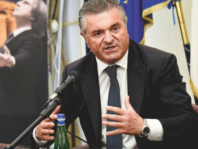 Torna dentro Alfieri, lo chef di De Luca per le fritture e i voti