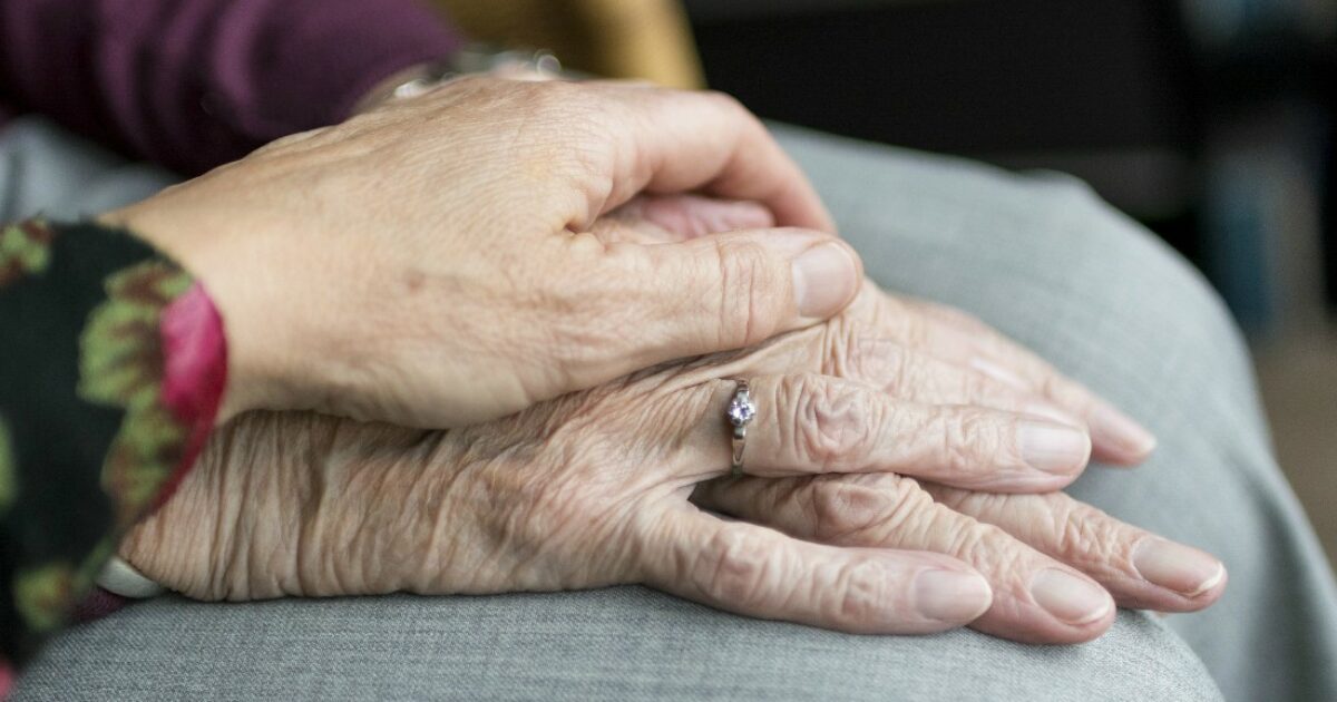 caregiver familiari senza supporto due tragedie nel modenese riportano l8217attenzione sul tema