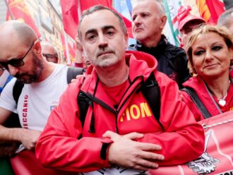 Metalmeccanici in sciopero, De Palma (Fiom): “Tanti profitti e  niente aumenti. Meloni si schieri con le tute blu”