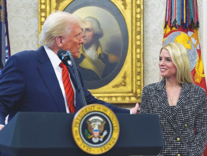 “ChatGate”, Casa Bianca: “Nessun segreto rivelato”. I dati di Hegseth&C. sul dark web