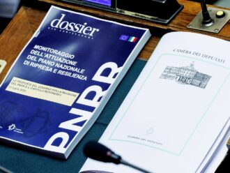 Copertina di Pnrr, mancano meno di dieci mesi alla chiusura ma il quadro italiano è tutt’altro che esaltante