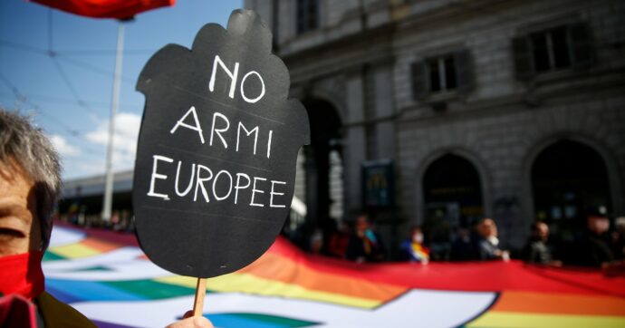 La situazione che stiamo vivendo è paradossale e pericolosa: dobbiamo riallinearci all’antifascismo