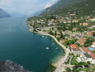 C’è l’indagine ma la Provincia di Trento non si ferma. Il Pd: “Stop alla variante a Riva del Garda, è nell’inchiesta Benko”