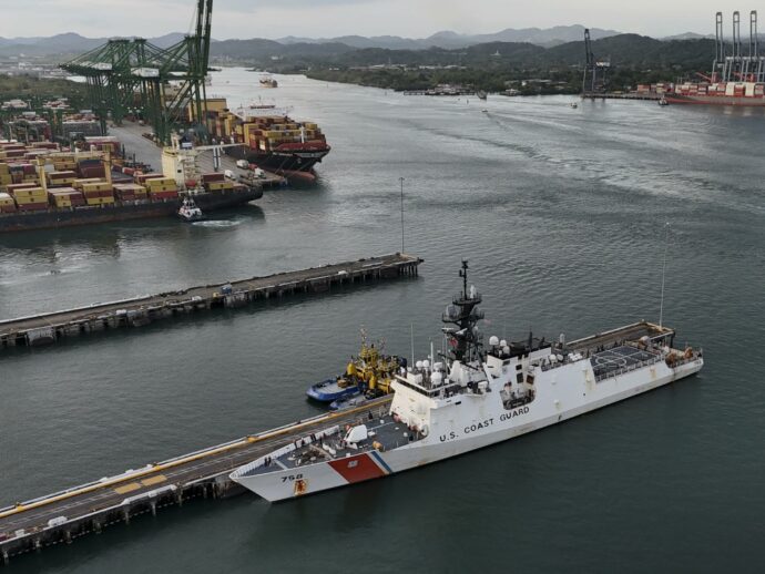 Indagine antitrust della Cina sulla vendita dei porti di Panama. Slitta il passaggio a Blackrock ed Msc