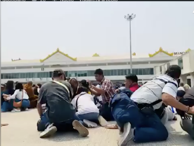 Copertina di Terremoto in Myanmar, passeggeri a terra sulla pista dell’aeroporto di Mandalay. Danni anche all’interno