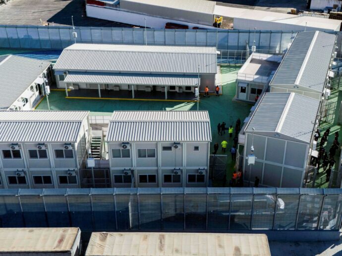 Migranti, altri bluff in Albania: i Cpr costano e sfidano le leggi