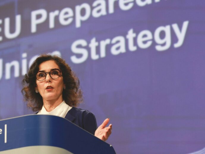 Bruxelles ai membri: strade, rifugi, energia per guerre e sciagure