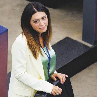 Copertina di Pure mezzo Pd scarica Picierno, dopo l’incontro con la lobby dei coloni israeliani. “Incompatibile coi nostri valori”