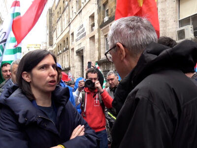Copertina di Schlein al corteo dei metalmeccanici: “Senza di loro non c’è industria”. Contestazioni dai lavoratori Fim-Cisl