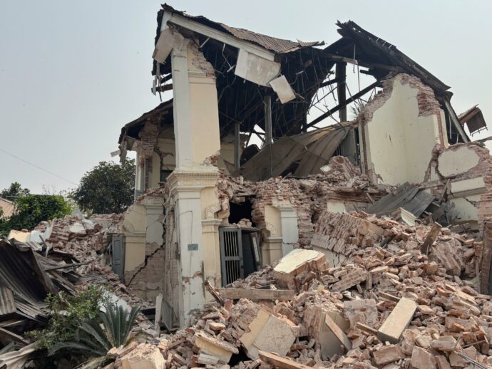 Terremoto in Myanmar, crolla una scuola materna: morti 12 bambini e una maestra