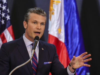 Copertina di Financial Times: “Un broker di Pete Hegseth tentò di investire nella difesa prima dell’attacco all’Iran”