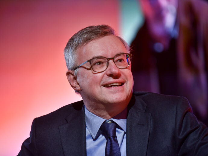 Anche Alessandro Barbero sarà al corteo contro le armi organizzato dai 5 stelle