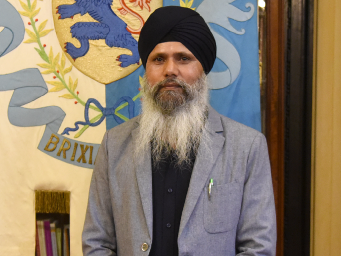 Brescia, consigliere di centrodestra indagato per maltrattamenti in famiglia. Figlio arrestato per abusi sulle sorelle