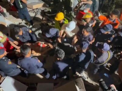 Copertina di Terremoto in Myanmar, donna estratta viva da un condominio crollato a Mandalay 30 ore dopo il sisma – Video