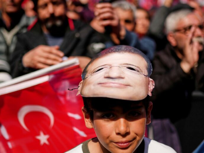 Raccolta firme per Presidenziali turche anticipate