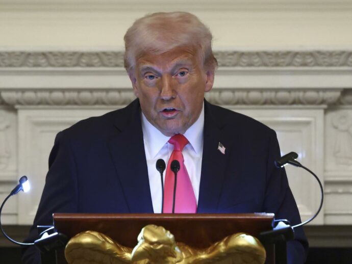 Trump: “Prenderemo la Groenlandia, non escludo l’uso della forza militare”. Il premier Nielsen: “No, è nostra”