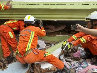 Terremoto in Myanmar, la terra continua a tremare: nuove scosse, una di magnitudo 5.1. Si scava tra le macerie per salvare i sopravvissuti