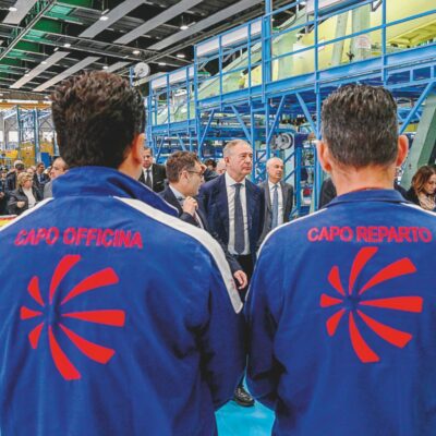 Copertina di Ora Leonardo valuta soci per le aerostrutture. Le trattative con i sauditi per cedere il controllo