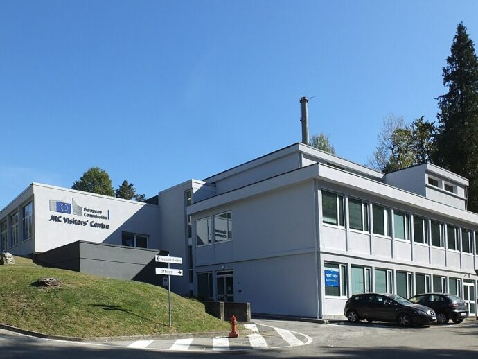 Un drone russo ha sorvolato più volte la sede dell’Ispra sul lago Maggiore: Procura di Milano indaga