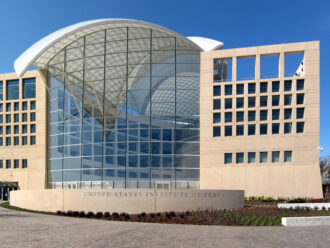 La Casa Bianca ha licenziato più di 200 dipendenti dell’Istituto di Pace di Washington