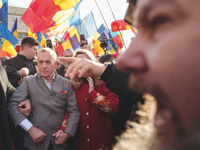 Il bluff “interferenze russe” spinge la Romania sempre più a destra