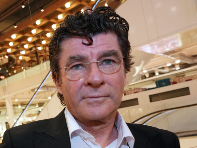 Gianni Bugno: “Nascondevo i trofei in giornali e sacchetti. Dopo il malore fui abbandonato, mi salvò Chiappucci”