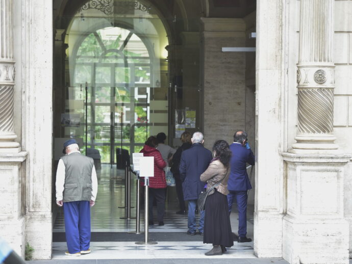 L’Istat conferma le anticipazioni Cgil, con la speranza di vita sale anche l’età per la pensione. Il governo: “Interverremo”