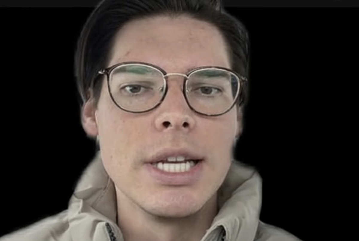 “Bere il caffè in aereo? Evitatelo se ci tenete alla salute perché va a contatto col water”: l’allarme di un assistente di volo lanciato su TikTok