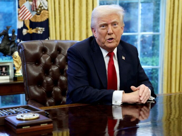 Verso il d-day, i dazi affondano le Borse: “Colpiti tutti i Paesi”