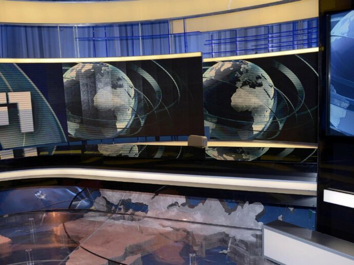 Casa Rai: marito direttore Tgr, moglie vola al Tg1