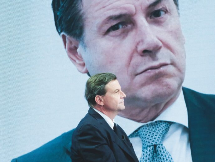 Calenda in confusione. Il centro fa flop, insulta i 5 Stelle ma ci si allea