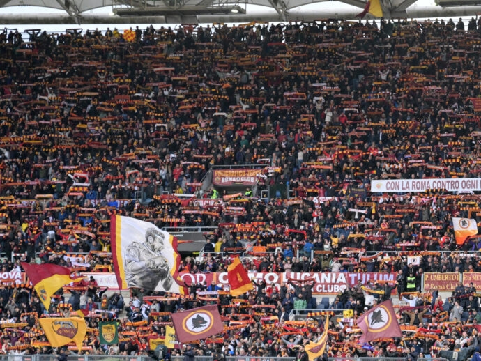 Una filiera per vendere cocaina agli spettatori durante le partite allo stadio Olimpico: indagati 6 ultras della Roma