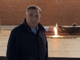 Milorad Dodik, inseguito da una richiesta d’arresto, rispunta in Russia: “Putin è un leader mondiale e storico”