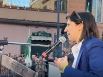 Copertina di Schlein: “Siamo testardamente unitari. Non perché ce l’ha detto il medico, ma per battere la destra”