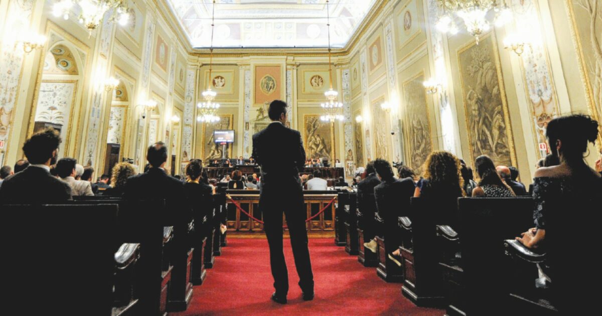 All’Ars si celebra il presidente indagato. Segno che il problema è politico, non giudiziario