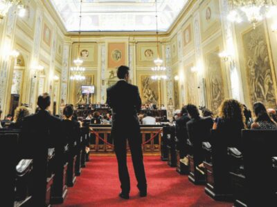 Copertina di Sicilia: 405 mila euro per insegnare dialetto, ma solo 2 scuole su 10 hanno agibilità totale
