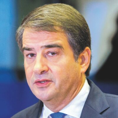 Copertina di Riarmo, Fitto va al fronte: i Fondi coesione a grandi imprese come Leonardo