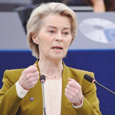 Copertina di Dazi, in vigore da oggi alle 22. L’Ue: “Reagiremo con forza”