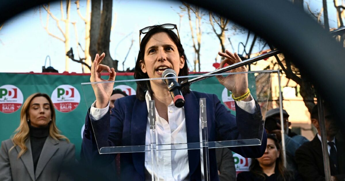 Il Pd per i fondi Pnrr alle armi: non ho ancora capito da che parte sta Schlein Il Pd per i fondi Pnrr alle armi: non ho ancora capito da che parte sta Schlein